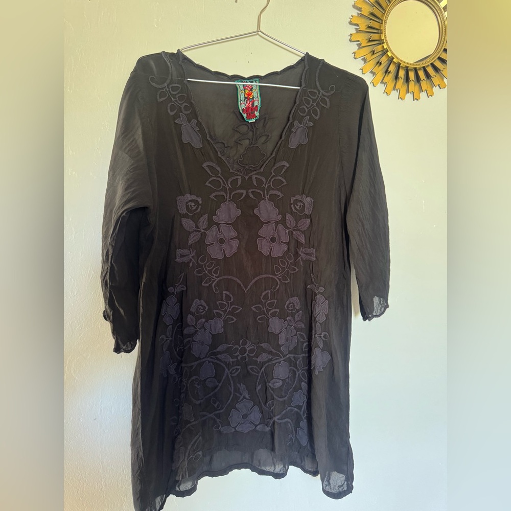Johnny was women’s blouse Size S